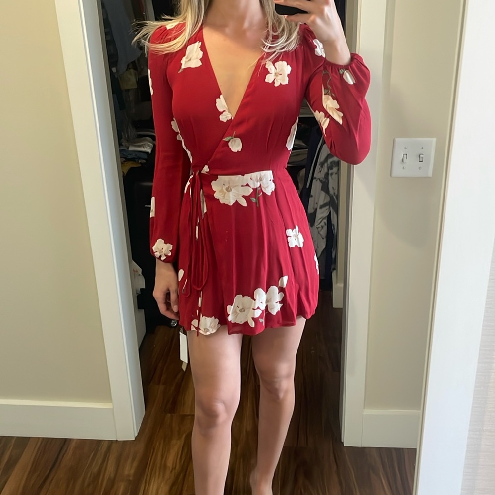 Reformation Collins Valencia dress. Red with white flowers. NWT.